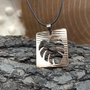 DRUM SHAPES NA08 Necklace Monstera