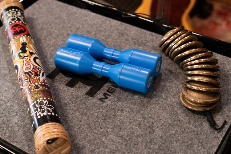 meinl percussion artist series luis conte shaker blue silesia drum ścp 2.jpg
