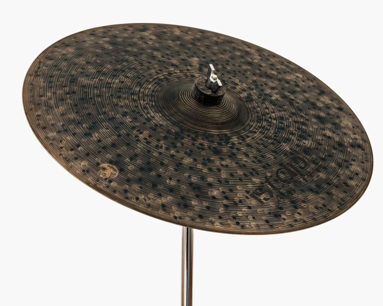 signature-cindy-blackman-om-crash-18-istanbul-agop