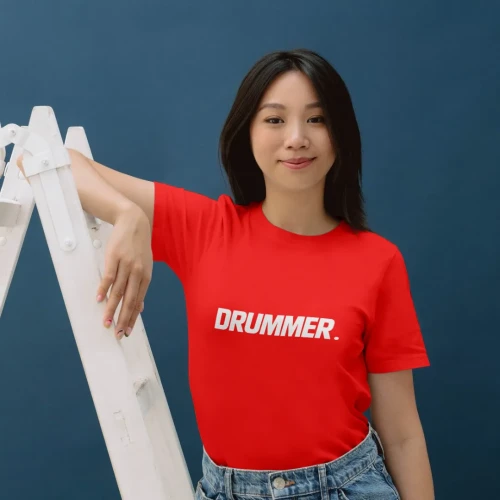 red_shirt_woman_for_drummer